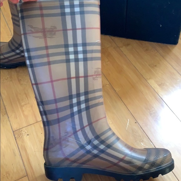 Authentic Burberry Rain Boots - Size 6.5 - Picture 4 of 7